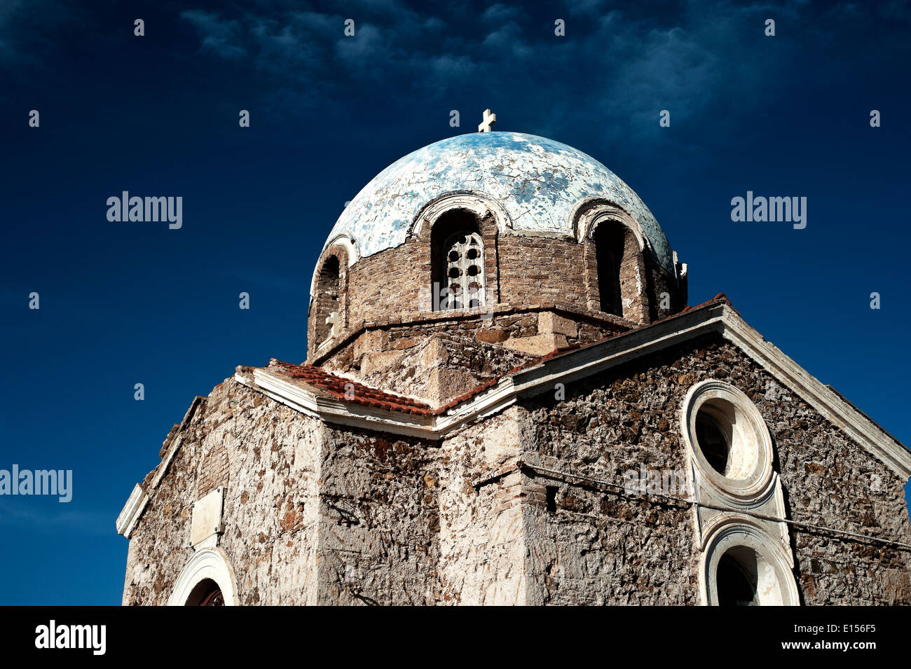 Molto vecchia chiesa ortodossa a Atene, Grecia Foto Stock