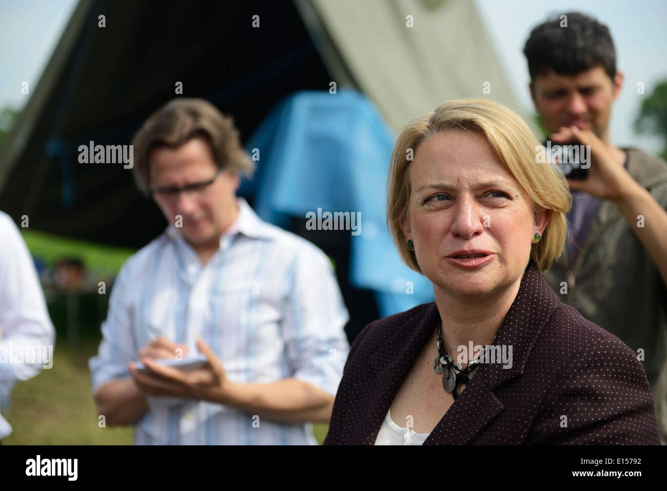 Natalie Bennett, leader del partito dei Verdi, un partito politico britannico con focus sulle questioni ambientali. Foto Stock Natalie Bennett, leader del partito dei Verdi, un partito politico britannico con focus sulle questioni ambientali. Foto Stock