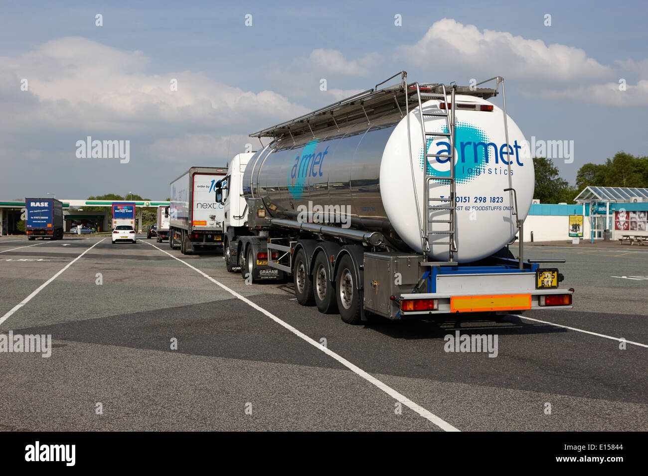 Hgv camion parcheggiato a southwaite servizi sulla autostrada m6 Cumbria Regno Unito Foto Stock
