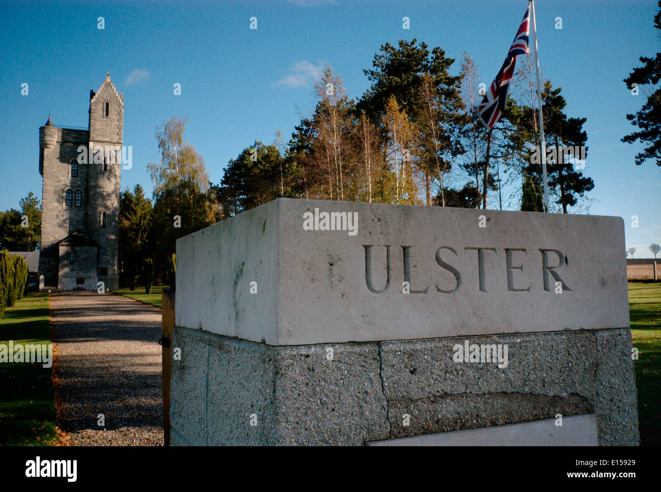 AJAXNETPHOTO. Francia - SOMME - PICARDIE - ULSTER TORRE VICINO AL ANCRE salienti, memoriale ai soldati del 36TH ULSTER DIVISION. Foto:JONATHAN EASTLAND/AJAX REF:RD52110/813 Foto Stock