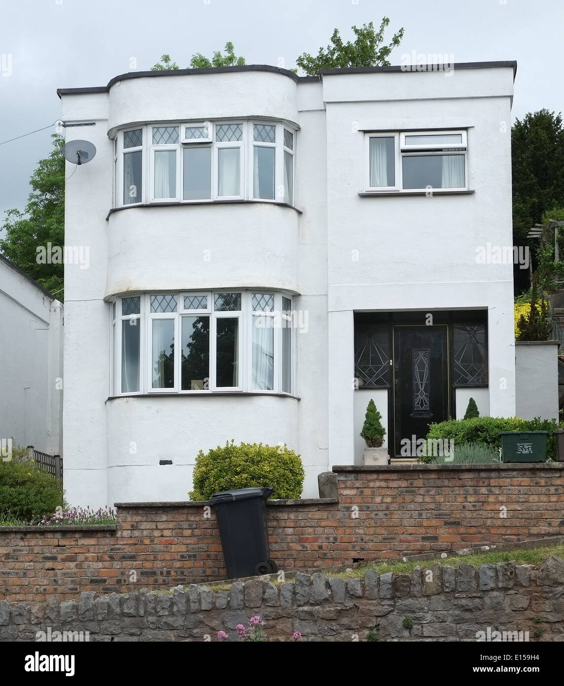 Molto stilizzate Casa modernista dal 1920/1930's nel sobborgo di Bristol, maggio 2013 Foto Stock