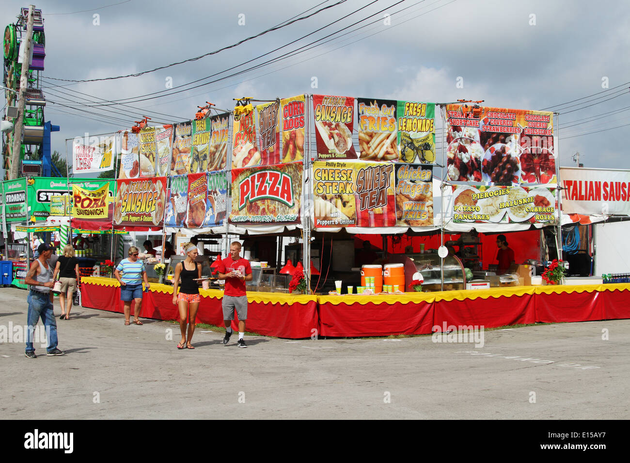 Fornitore di cibo di stand. Canfield fiera. Mahoning County Fair. Canfield, Youngstown, Ohio, Stati Uniti d'America. Foto Stock