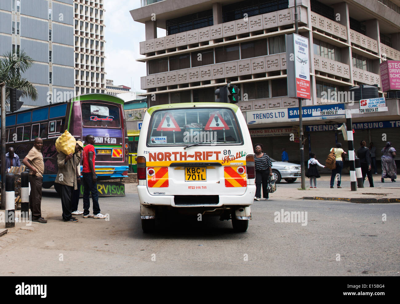 Strade trafficate a Nairobi dal centro città. Foto Stock