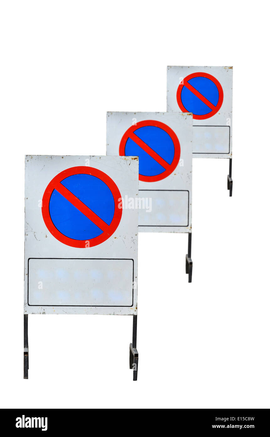 Segno di traffico sul parco su sfondo bianco Foto Stock