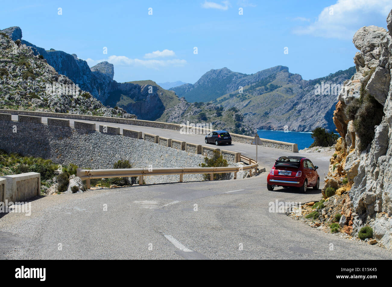 Vetture su strada in Mallorca Spagna Spain Foto Stock