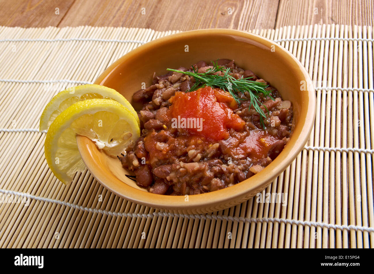 Ful medames - Egyptian,piatto sudanese di cotte e purè di fave servita con olio vegetale, Foto Stock