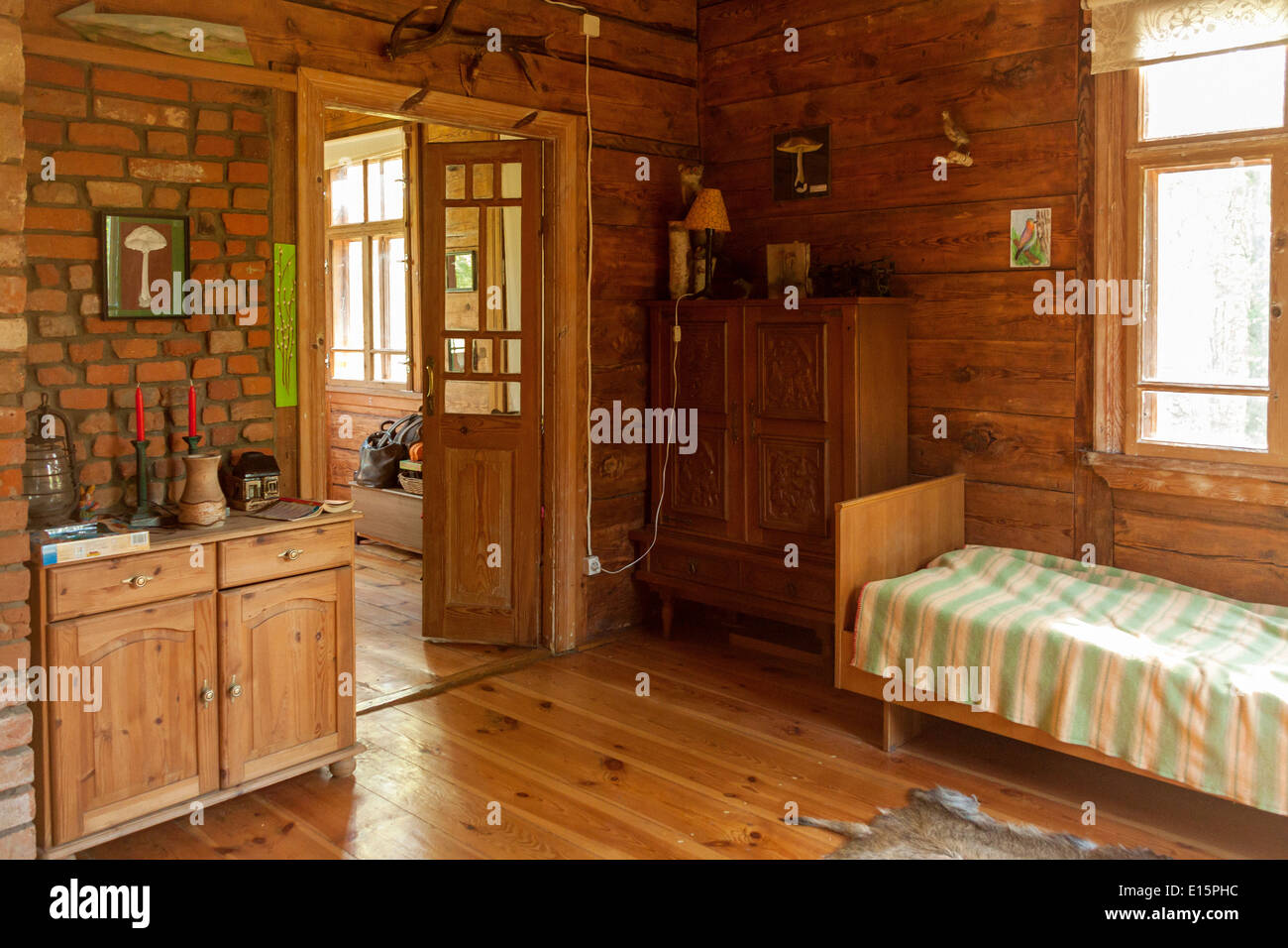 Forester house nel vicino villaggio Bujaki, Polonia Foto Stock