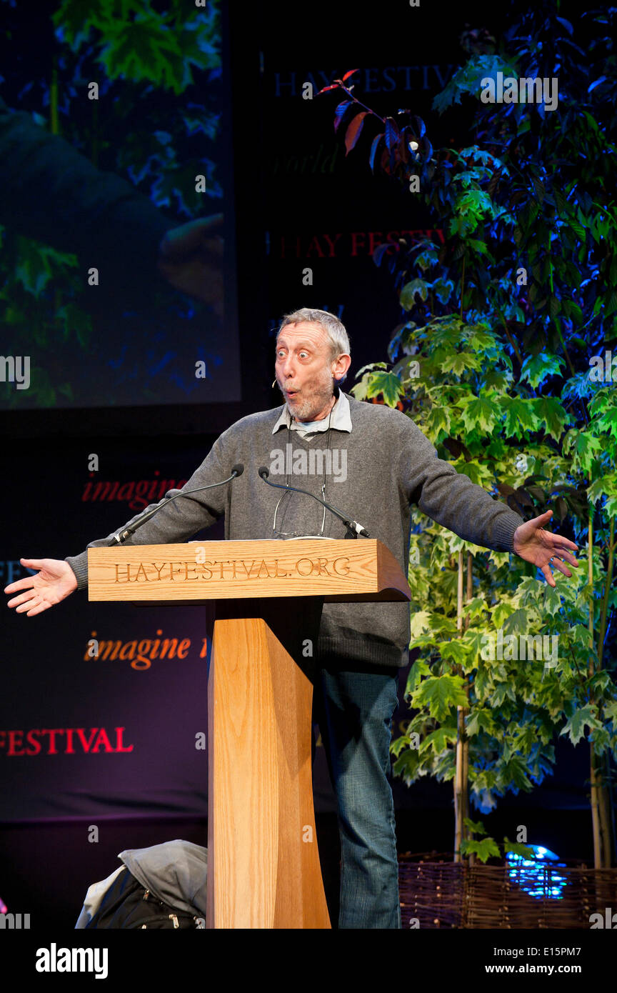 Hay-on-Wye, Powys, Regno Unito. Il 23 maggio 2014. Poeta e autore per bambini Michael Rosen dà un talk. La Hay Festival della letteratura e delle arti festeggia il suo ventisettesimo anno in Galles. Credito: Graham M. Lawrence/Alamy Live News. Foto Stock