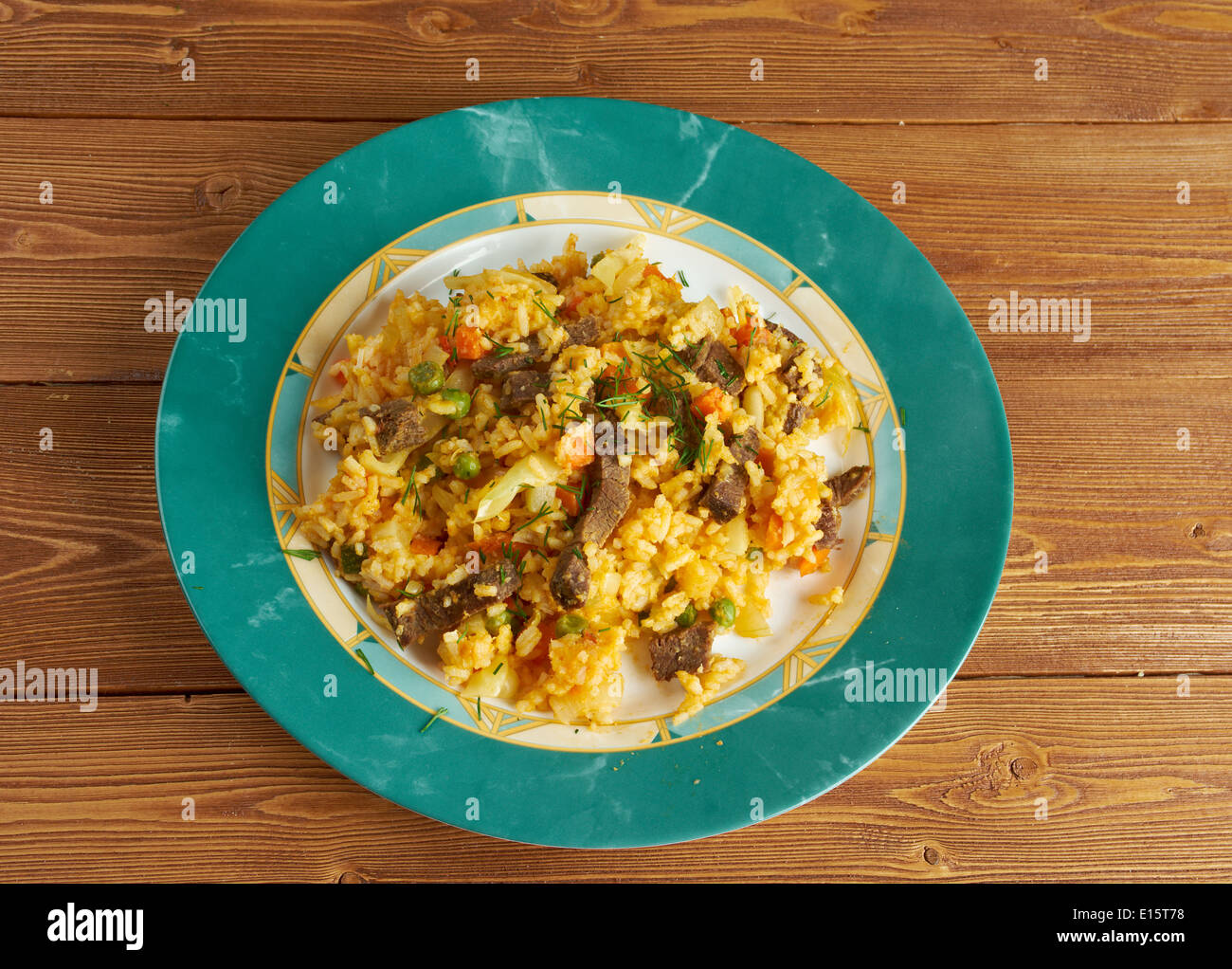 Arroz chino colombiana - Riso saltato con verdure e carne.Il cibo del sud Foto Stock