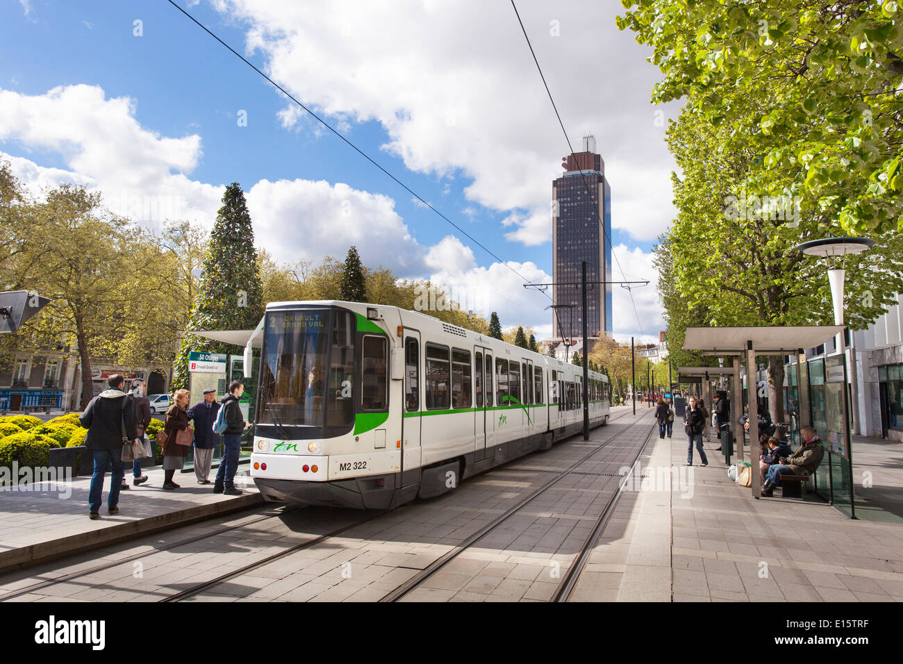 Nantes (regione Pays de la Loire): il 'Cours des cinquante otages' arteria Foto Stock
