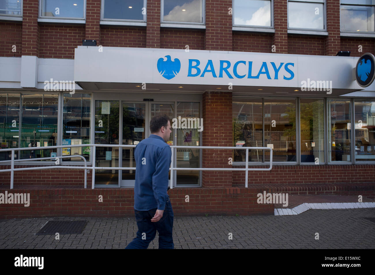 Londra REGNO UNITO. Il 23 maggio 2014. Barclays Bank è stato multato di GBP 26milioni dalle autorità di regolamentazione del Regno Unito dopo che è stato scoperto uno dei suoi operatori commerciali è stato il tentativo di fissare il prezzo dell'oro sul mercato del credito: amer ghazzal/Alamy Live News Foto Stock