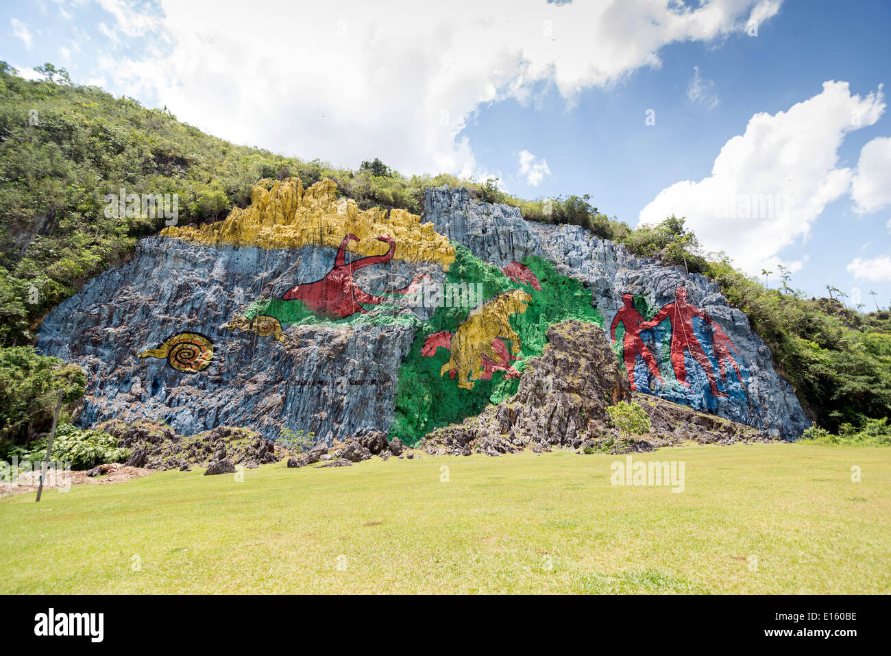 Il Murale della Preistoria, che è 120 metri di altezza e 180 metri di larghezza, è stata dipinta sul pendio della collina. Si tratta di una singolare rep Foto Stock