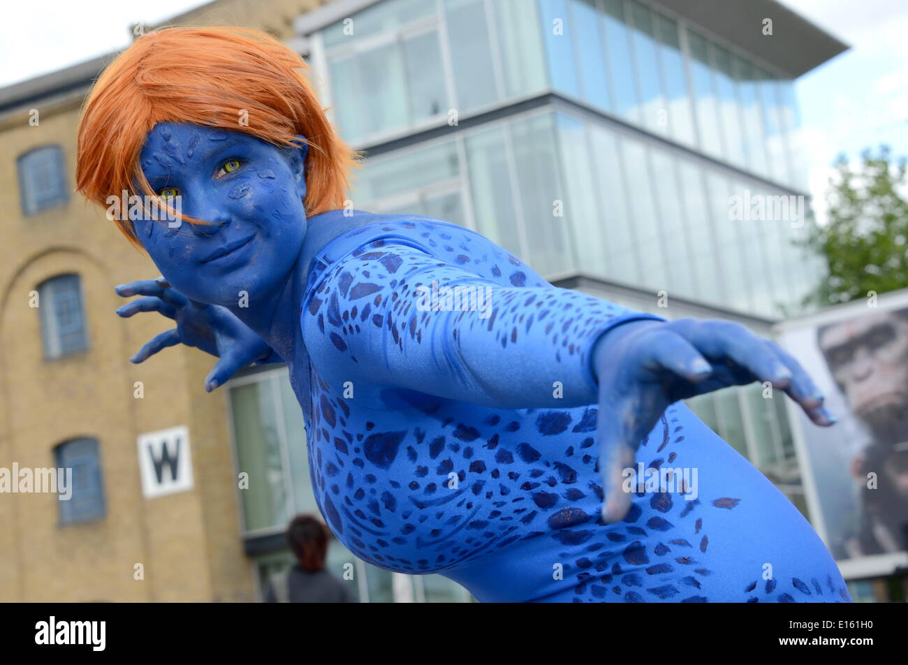 Londra, Regno Unito. 23 Maggio, 2014. London Comic Con evento dedicato alla cultura pop attirano migliaia di artisti, celebrità e appassionati di fumetti, anime e memorabilia di film a Londra Excel. Credito: Vedere Li/Alamy Live News Foto Stock