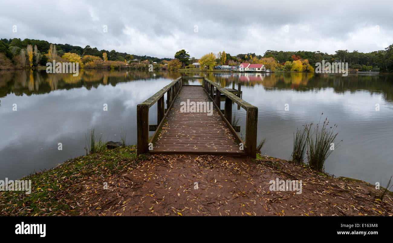 Il lago di Daylesford si trova nella zona centrale di Victoria ed è noto come regione termale di Victoria ed è molto popolare di area turistica. Foto Stock