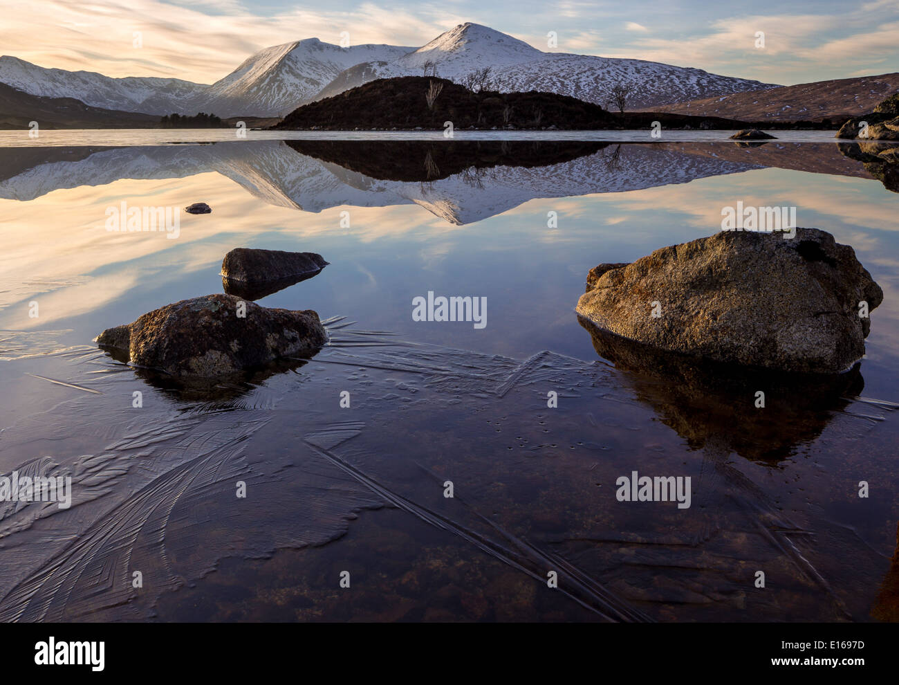 Lochan na h-Achlaise & Monte Nero, Highlands scozzesi Foto Stock
