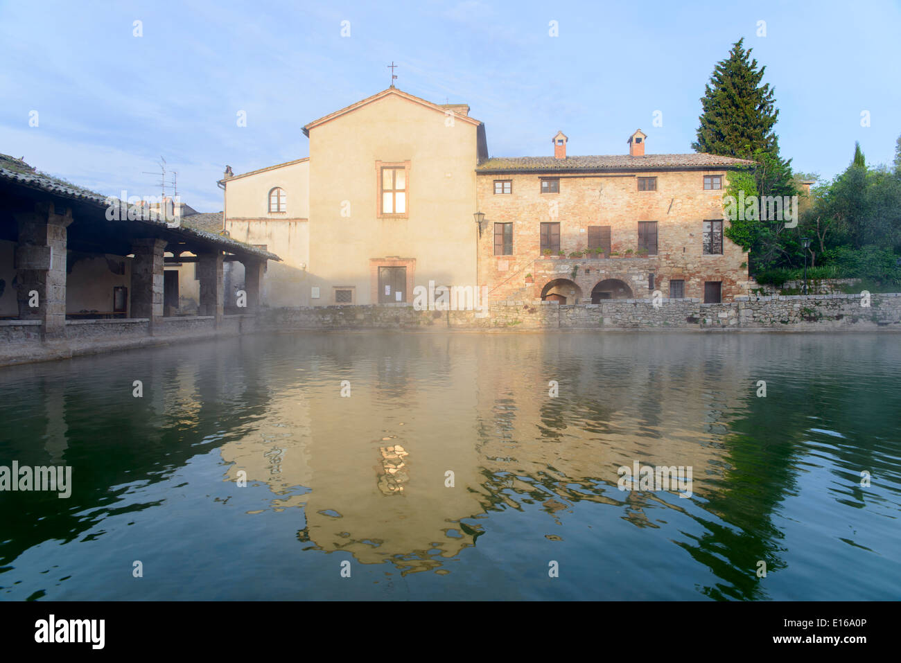 Bagno Vignoni e la piscina termale Foto Stock