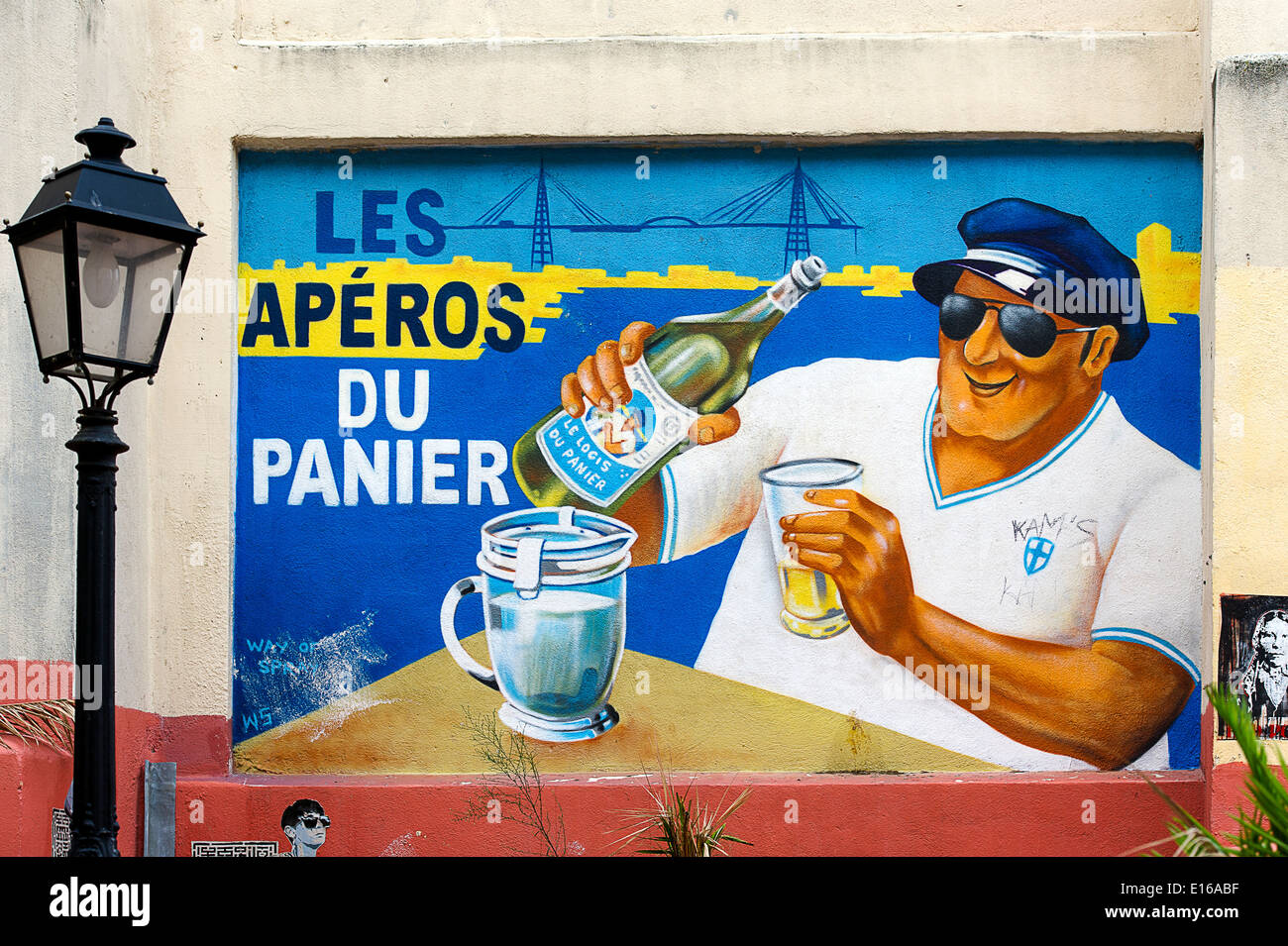 L'Europa, Francia, Bouches-du-Rhone (13), Marsiglia, Capitale Europea della Cultura 2013, distretto di 'Le Panier'. Pubblicità a parete. Foto Stock