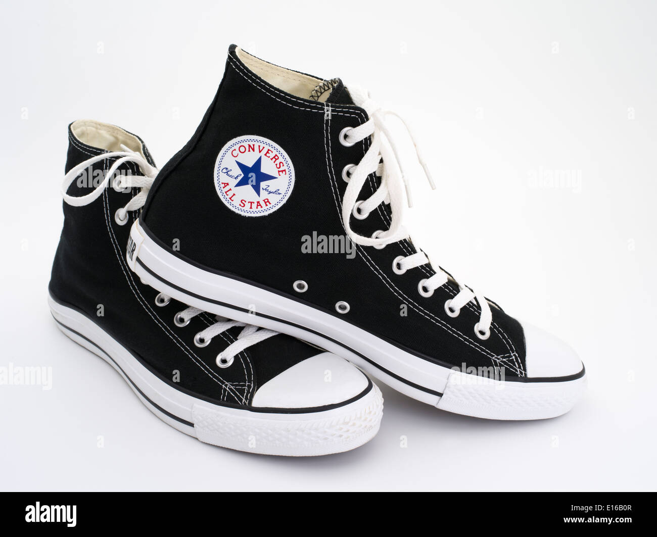 Converse All Star in bianco e nero di Chuck Taylor - Chuck Taylor All-Stars tela e scarpe di gomma - basketball sneakers Foto Stock