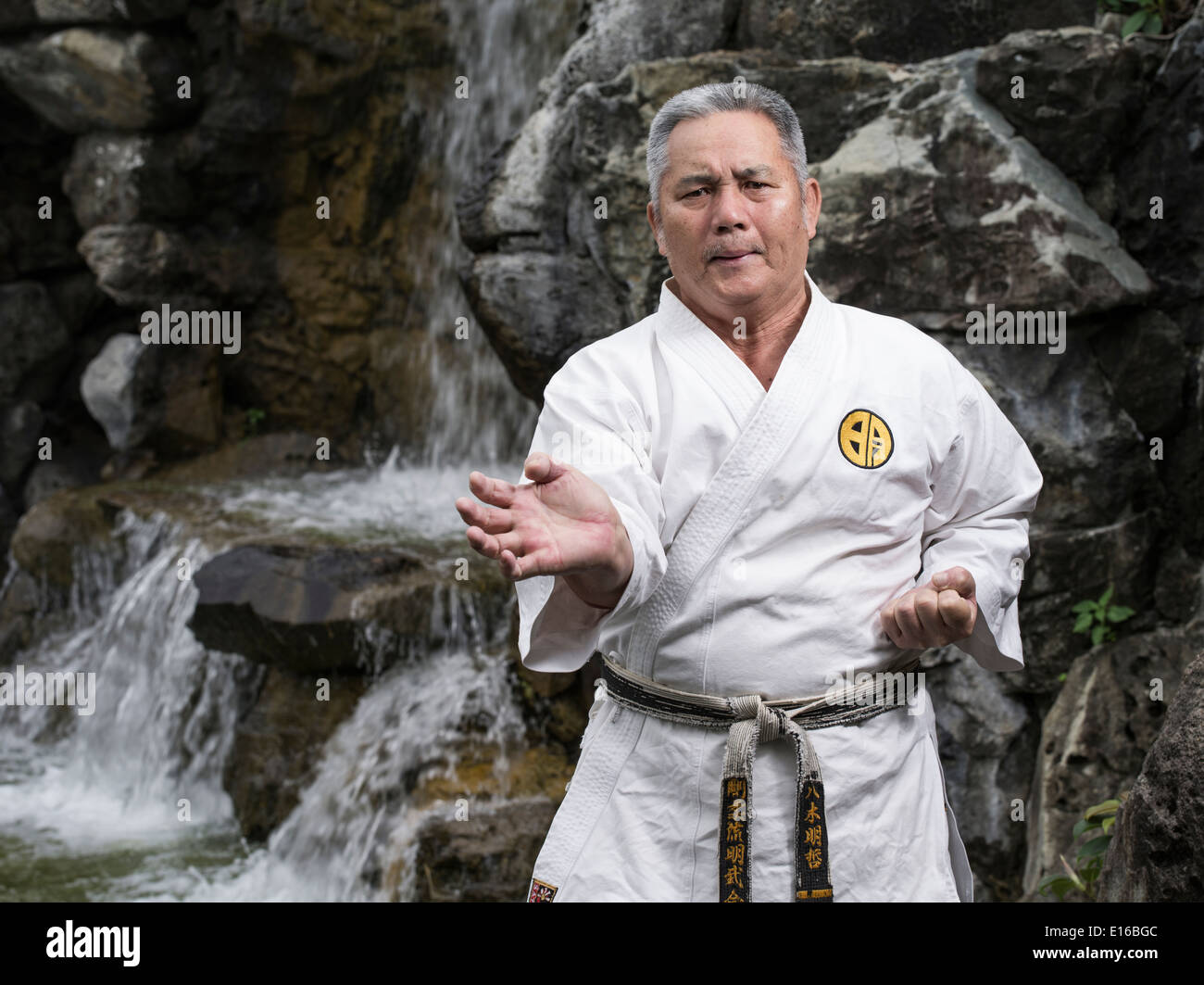 Karate master Meitetsu Yagi Meibukan Karate all Fukushu En, Naha, Okinawa, in Giappone Foto Stock