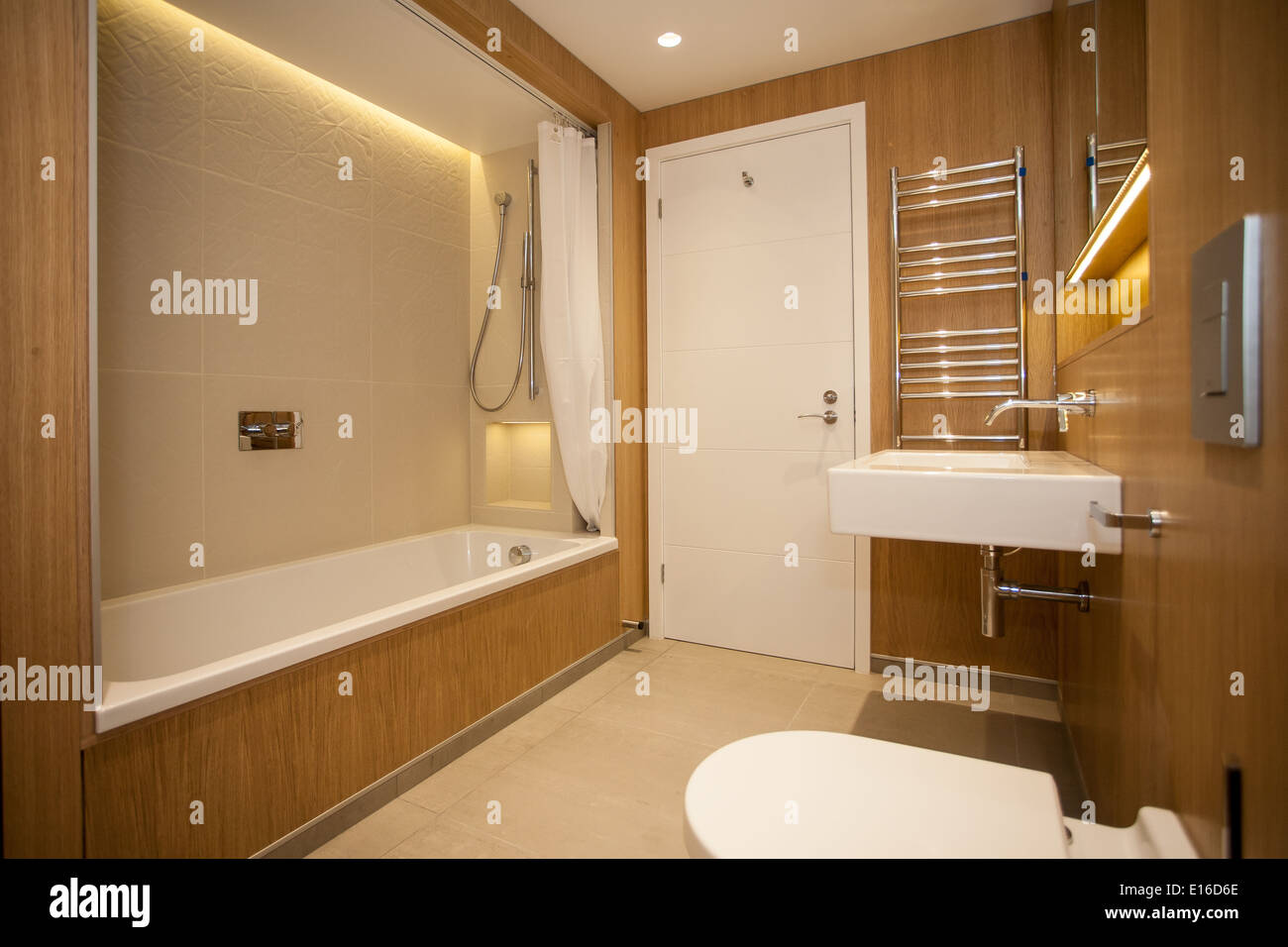 Bagno in casa moderna, London, Regno Unito Foto Stock