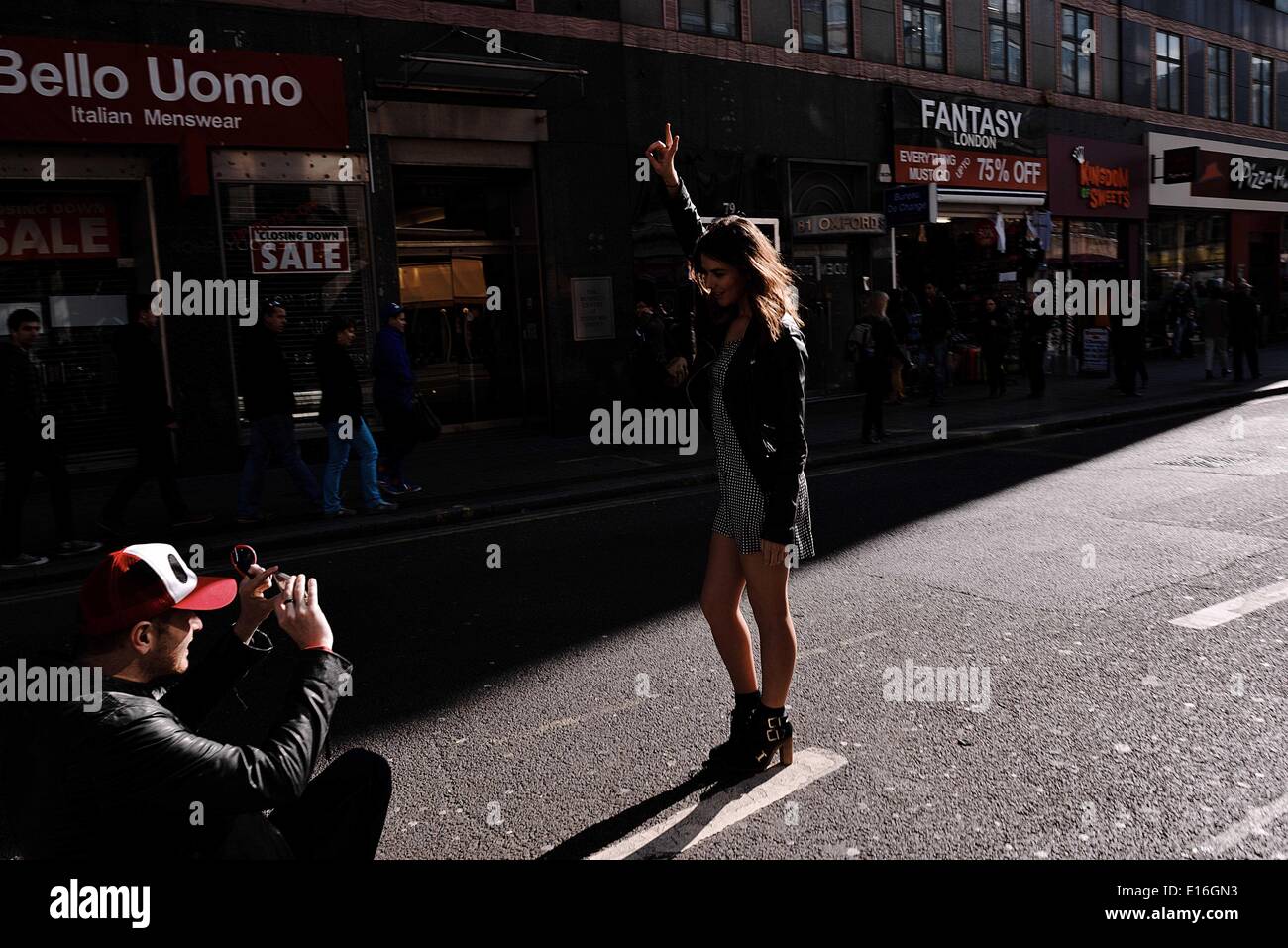 Londra, Regno Unito. Xix Apr, 2014. A Londra, in Oxford Street © Giannis Papanikos/NurPhoto/ZUMAPRESS.com/Alamy Live News Foto Stock