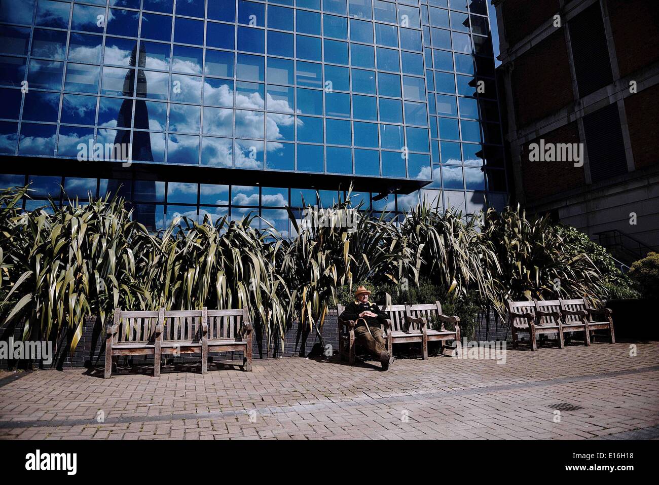 Londra, Regno Unito. Xviii Apr, 2014. Scena di strada, Londra, Inghilterra, 2014/?????????????, 2014 © Giannis Papanikos/NurPhoto/ZUMAPRESS.com/Alamy Live News Foto Stock