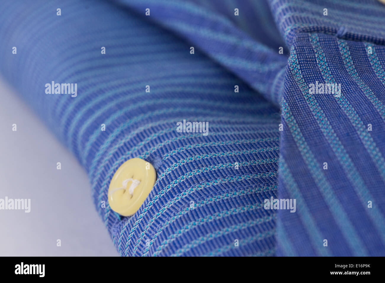 Maglietta. Uomini Dress shirt su sfondo bianco Foto Stock