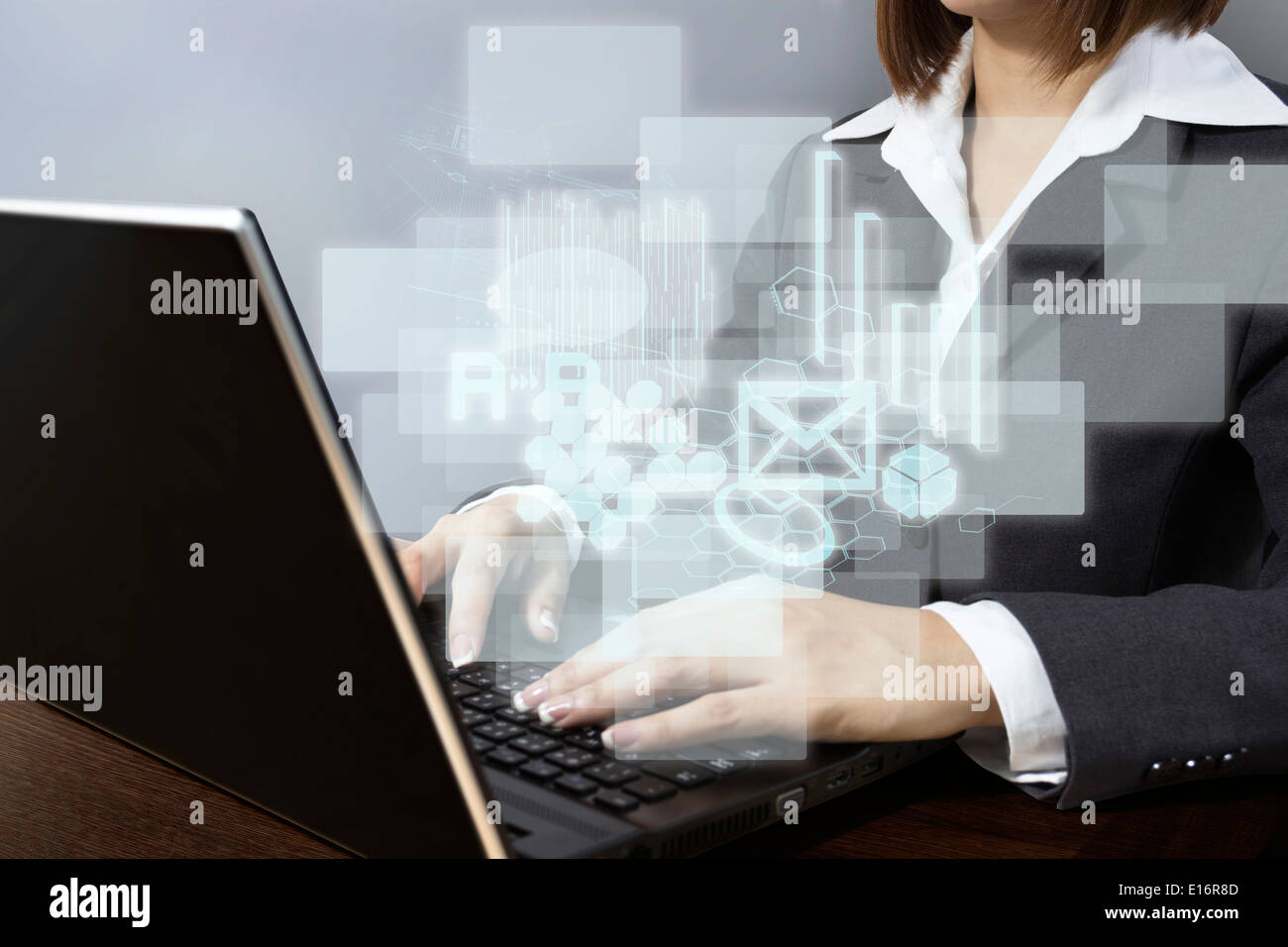 Donna con notebook Foto Stock