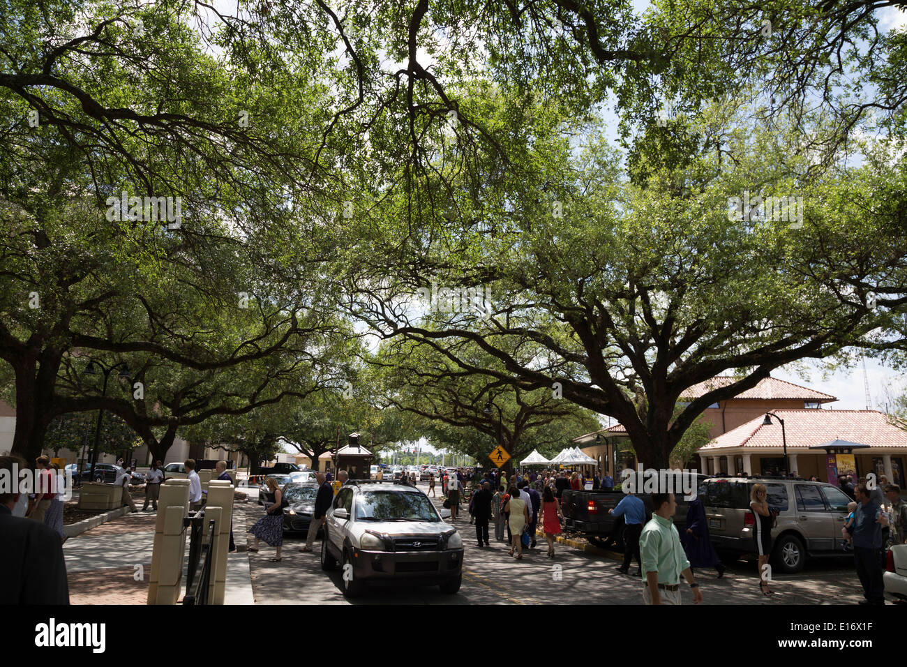 La folla dopo la laurea presso la LSU,Baton Rouge, Louisiana, Stati Uniti d'America Foto Stock