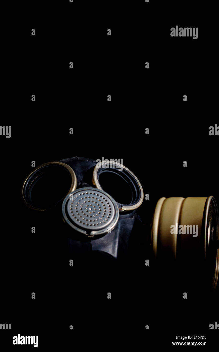 Esercito russo maschera a gas isolate su sfondo nero Foto Stock