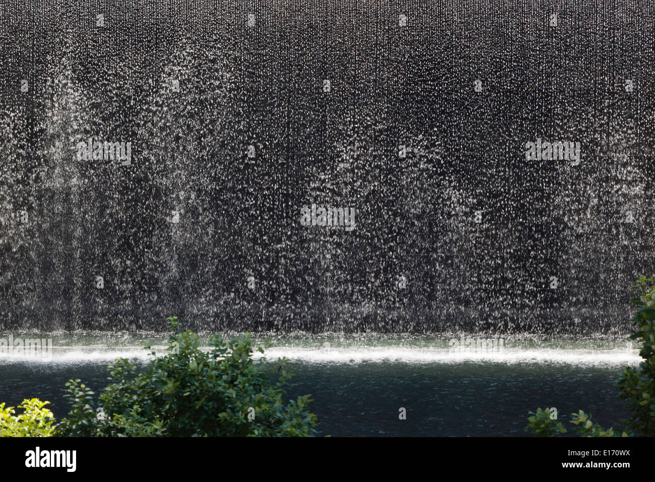 Vista dettagliata del 9/11 memorial fontana del sito presso il World Trade Center a New York Foto Stock