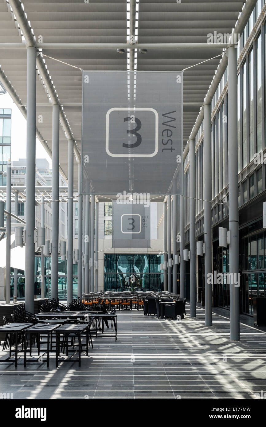 Vista del DIFC il centro finanziario internazionale di Dubai (Free zone) nel quartiere finanziario di Dubai Emirati Arabi Uniti Foto Stock