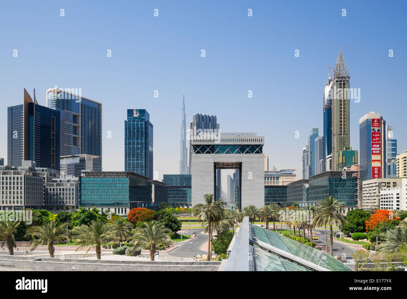 Vista del DIFC il centro finanziario internazionale di Dubai (Free zone) nel quartiere finanziario di Dubai Emirati Arabi Uniti Foto Stock