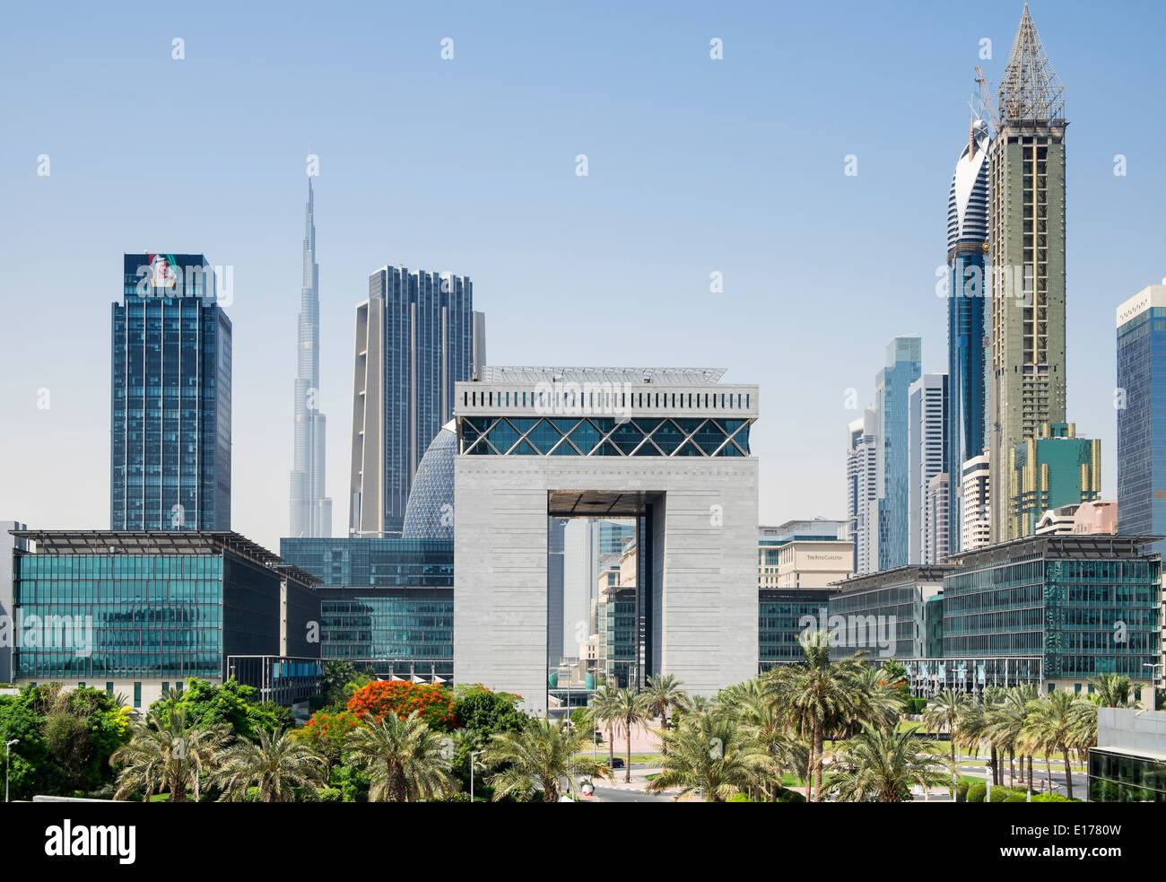 Vista del DIFC il centro finanziario internazionale di Dubai (Free zone) nel quartiere finanziario di Dubai Emirati Arabi Uniti Foto Stock