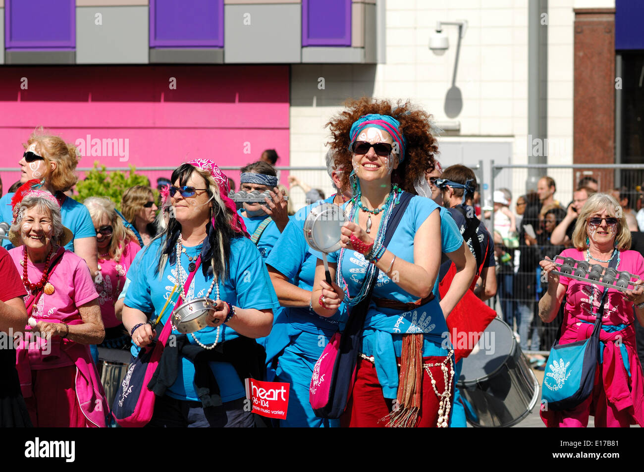 Luton International Carnevale 25 maggio 2014, Danza e Musica da tutto il mondo per le strade di Luton, Bedfordshire, Regno Unito Foto Stock