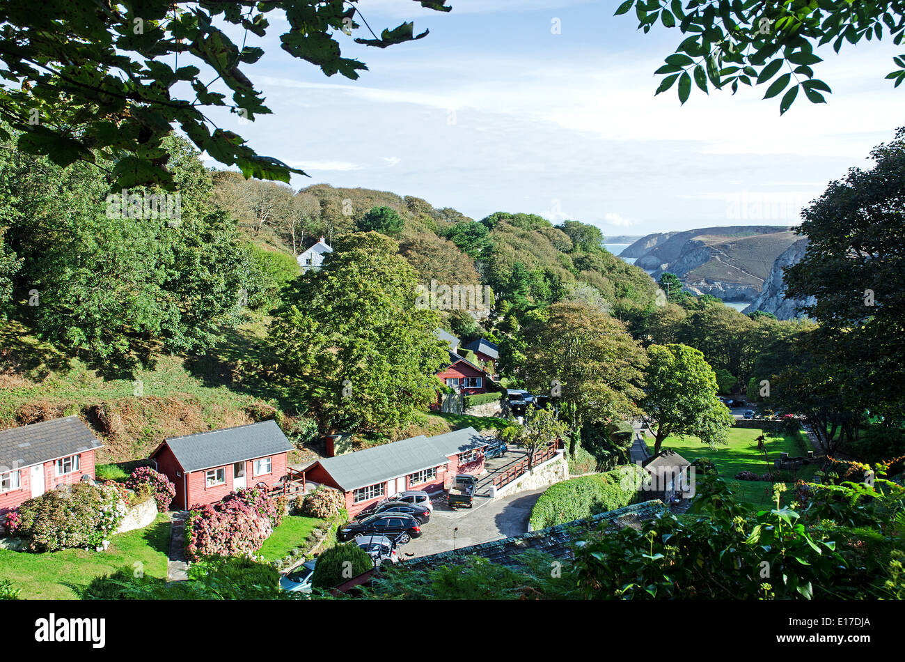 Chalets per le vacanze in una zona boschiva vicino a st.Agnese in Cornwall, Regno Unito Foto Stock