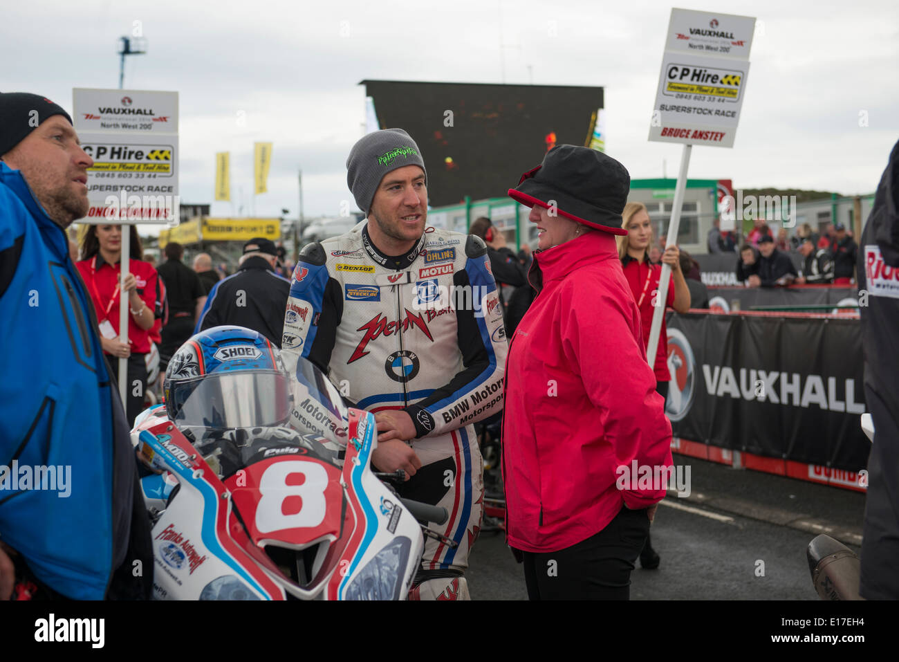 Simon Andrews da Evesham, Inghilterra prima del suo fatidico crash nel 2014 NW200 Superstock road race in Irlanda del Nord Foto Stock