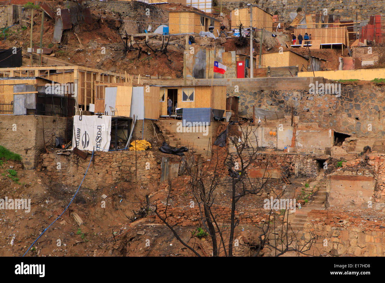 Valparaiso, dopo il grande incendio, la ricostruzione delle abitazioni Cile 2014 Foto Stock