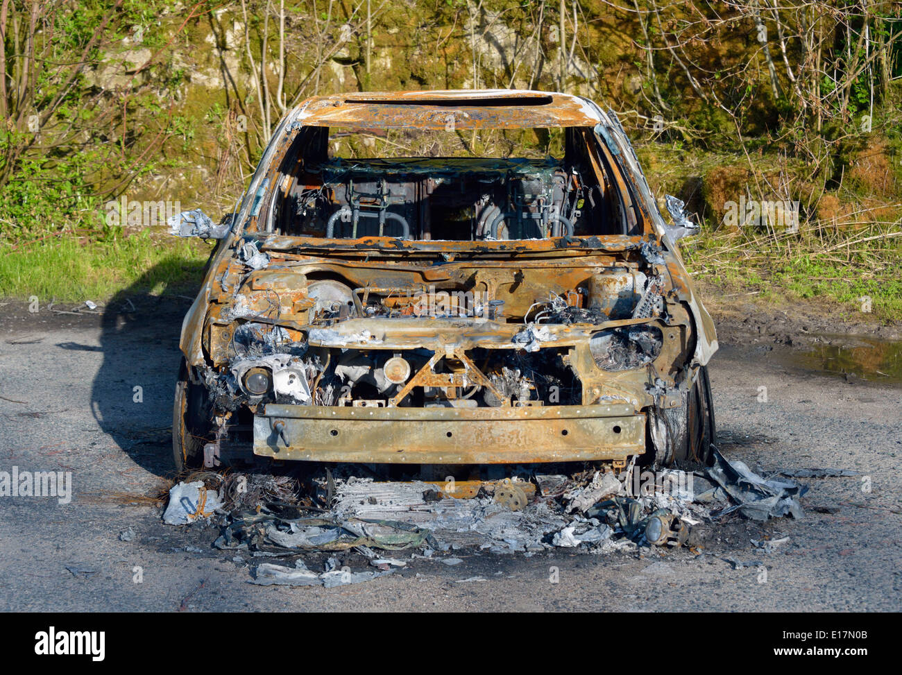 Bruciate le auto. La cicatrice Scout parcheggio, Underbarrow Road, Kendal Cumbria, England, Regno Unito, Europa. Foto Stock