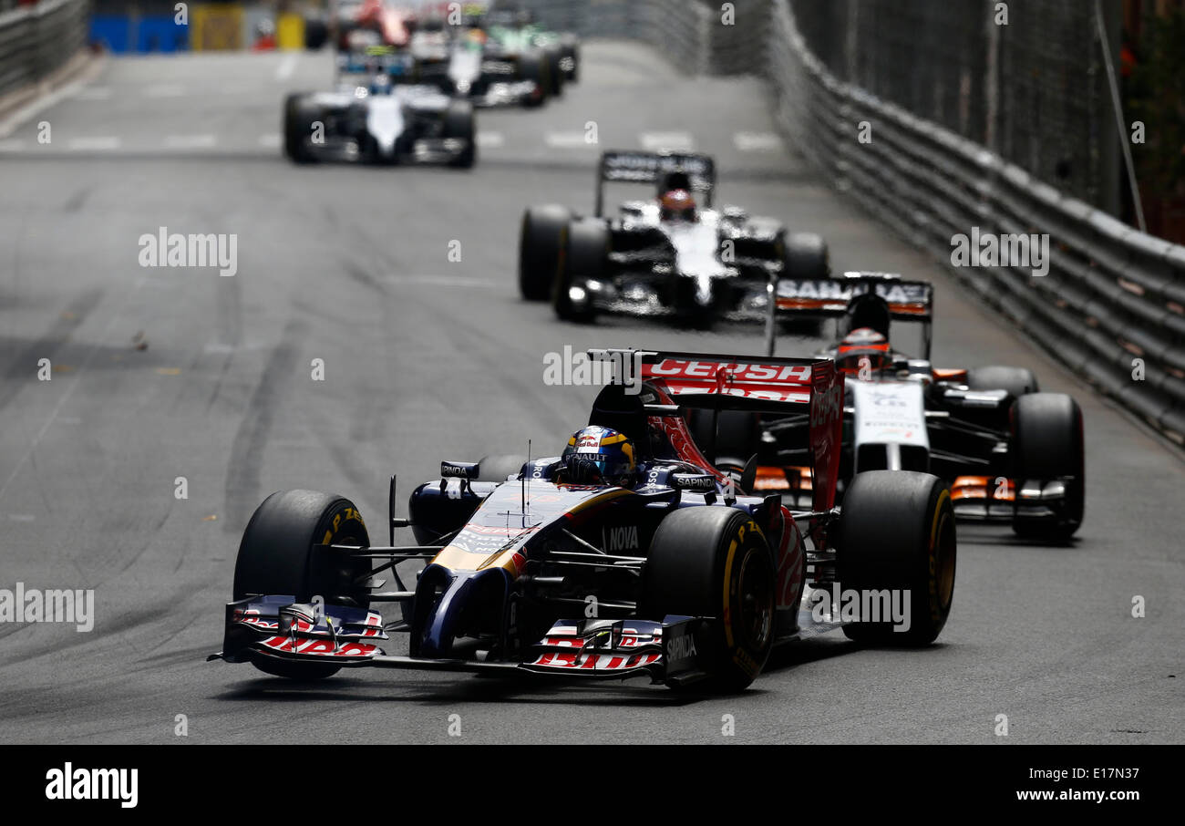 Monte Carlo, Monaco. 25 Maggio, 2014. Motorsports: FIA Formula One World Championship 2014, il Grand Prix di Monaco, #25 Jean-Eric Vergne (FRA, la Scuderia Toro Rosso), Credit: dpa picture alliance/Alamy Live News Foto Stock