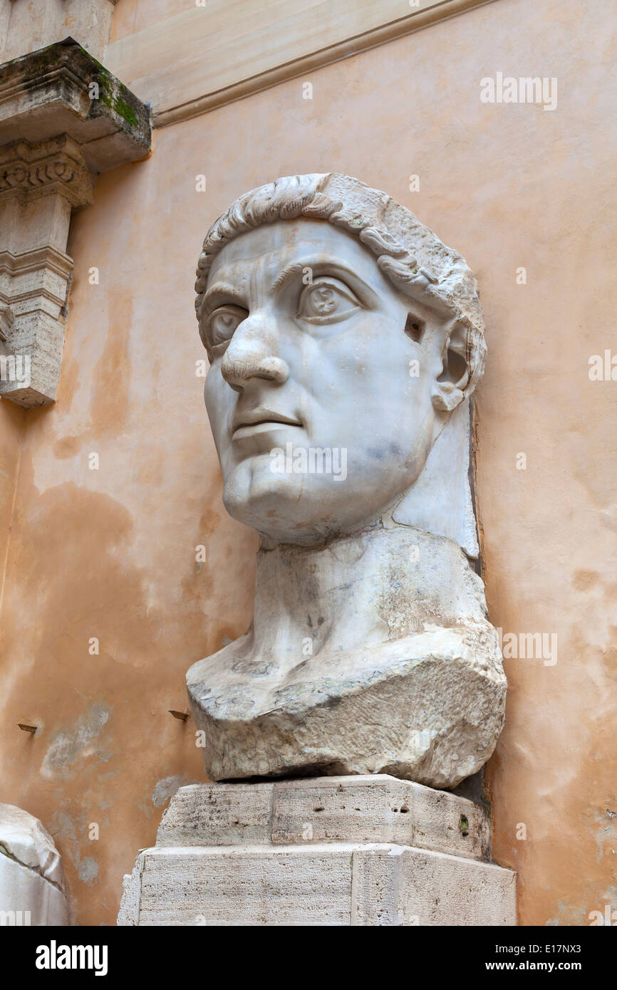 La Statua di Costantino, Musei Capitolini di Roma, Italia Foto Stock