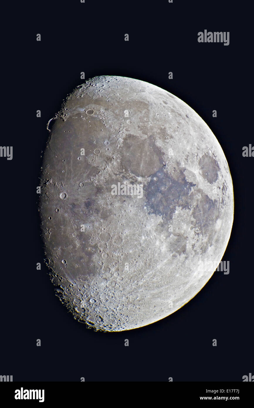 9 giorno di età gibbous Moon, adottate il 23 aprile 2010, con Astro-Physics 130mm apo rifrattore, Foto Stock
