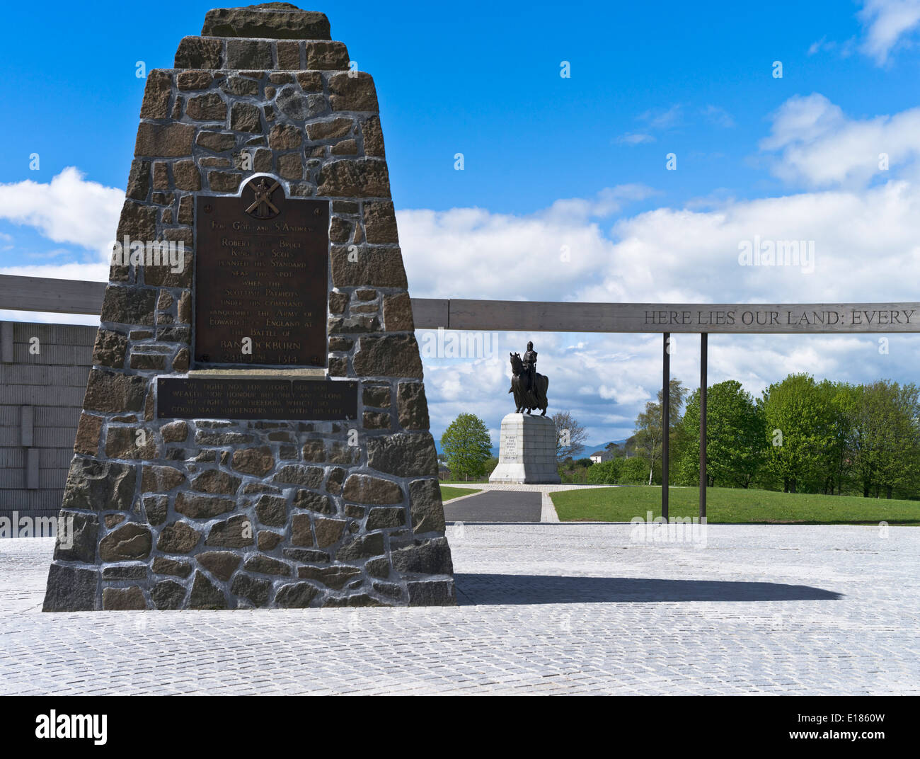 Dh Campo di Battaglia di Bannockburn sito BANNOCKBURN STIRLING campo di battaglia monumento di Robert the Bruce statua Scotland Visitor Centre Foto Stock