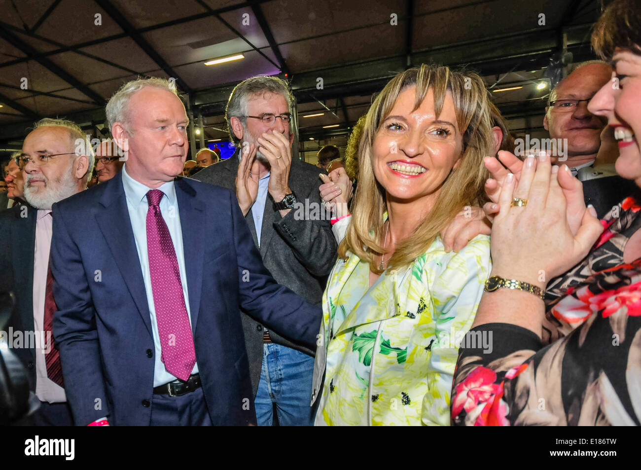 Belfast, Irlanda del Nord. 26 Maggio 2014 - Martina Anderson (Sinn Fein) è rieletto deputato come credito: Stephen Barnes/Alamy Live News Foto Stock