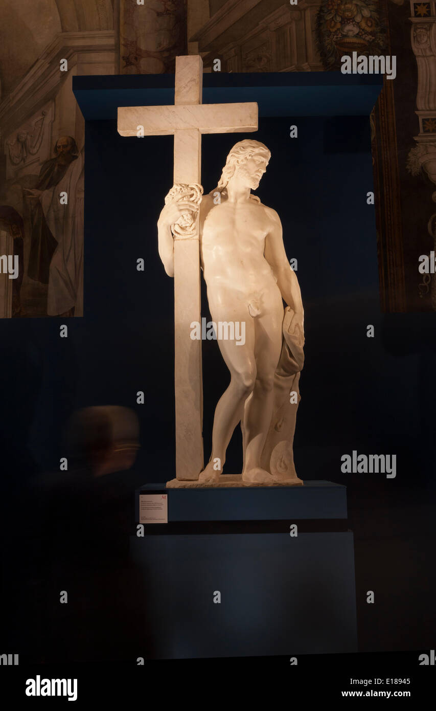 Mostra presso il Museo Capitolino Roma per contrassegnare il 450 anniversario di Michelangelo della morte. Cristo porta la croce Foto Stock