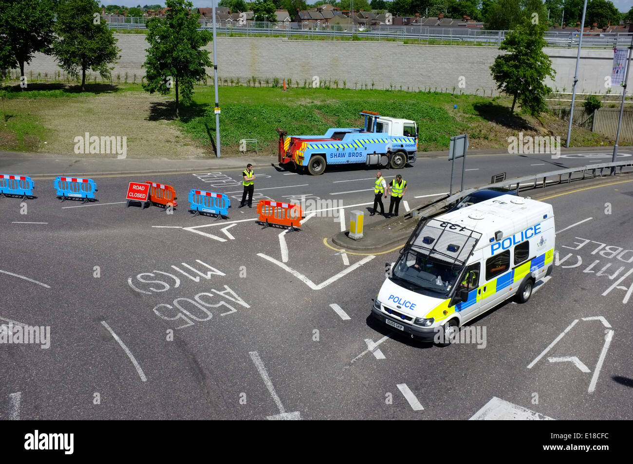 Polizia Stradale di blocco in Luton Foto Stock