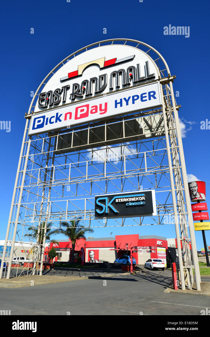 Segno di benvenuto di fronte East Rand Mall, Boksburg, East Rand, provincia di Gauteng, Repubblica del Sud Africa Foto Stock