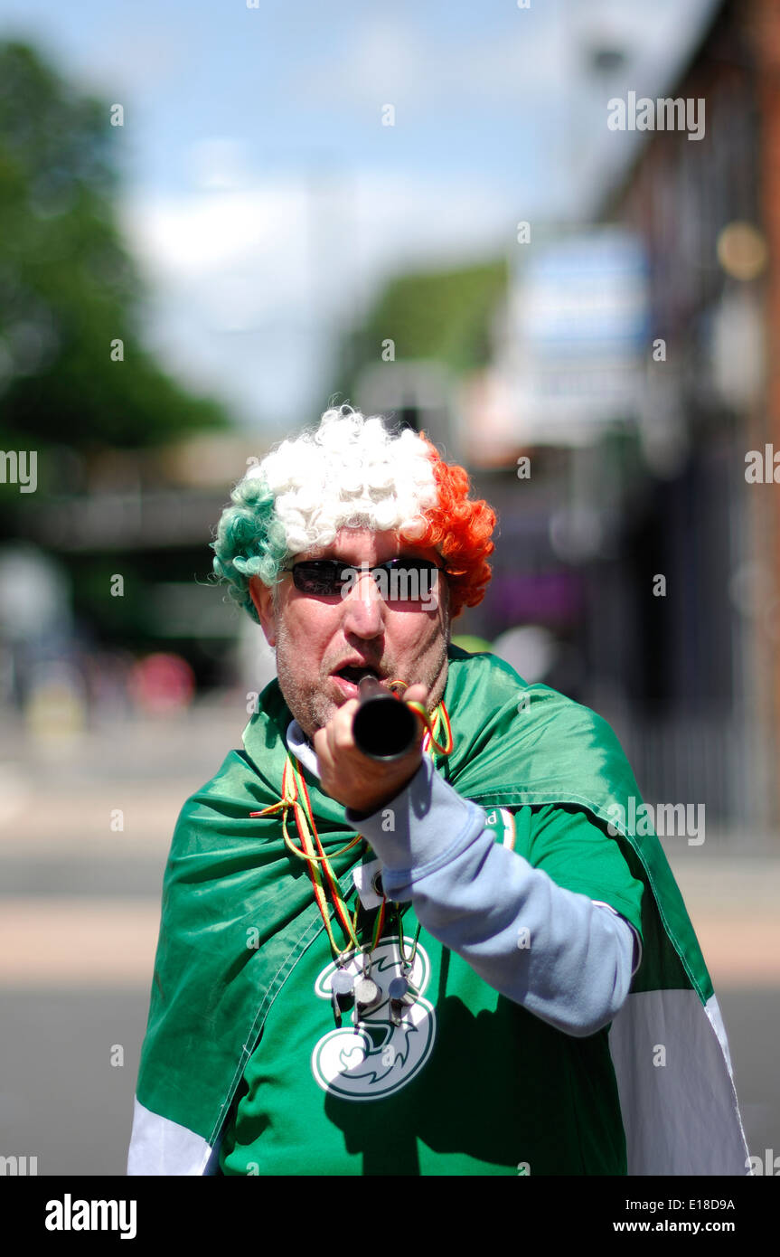 Uomo irlandese a Luton Carnevale 2014 Foto Stock