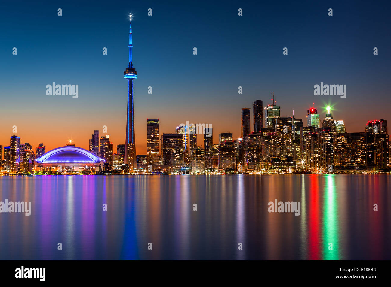 Toronto skyline al tramonto, visto da Toronto Island Park Foto Stock