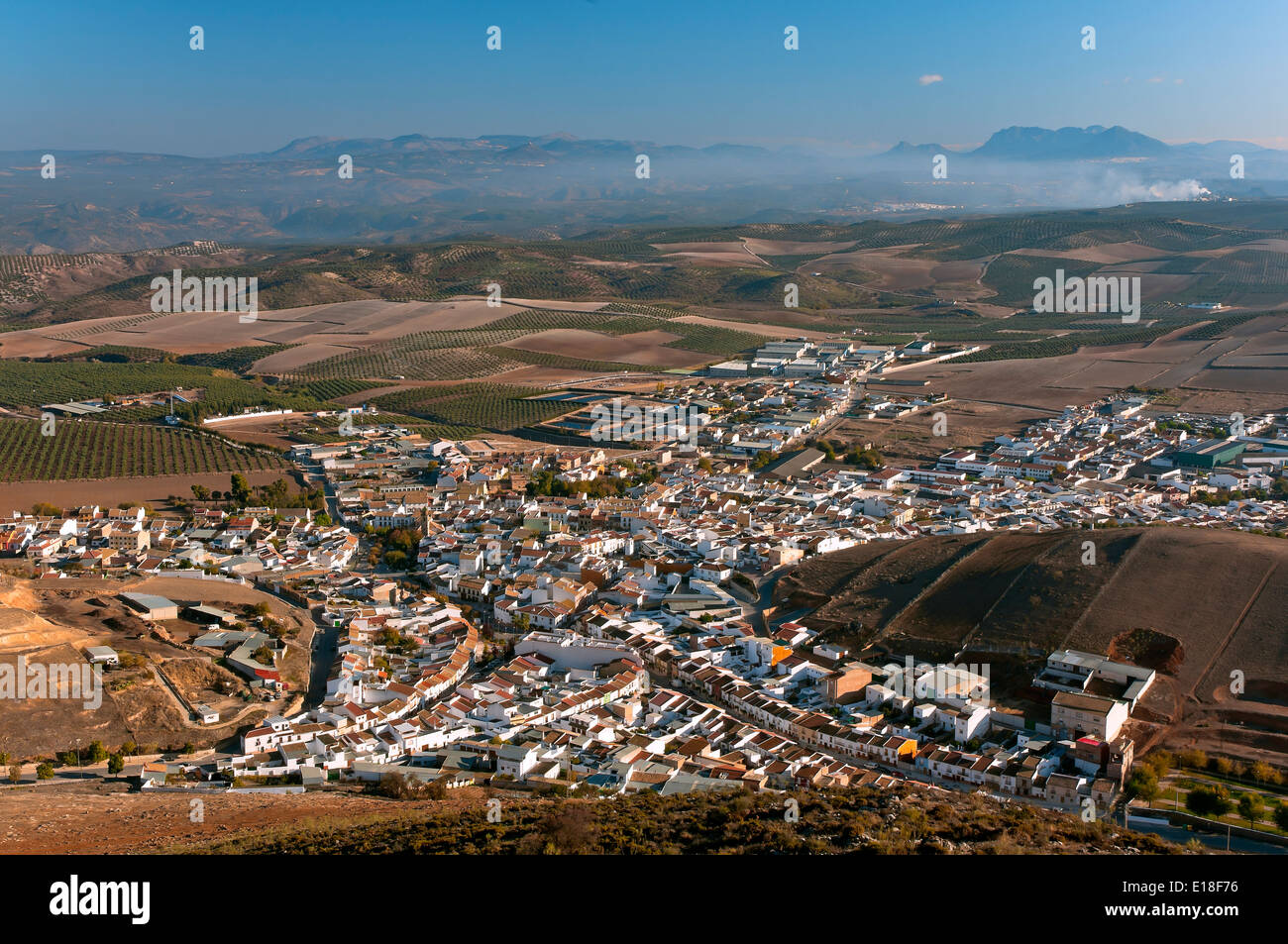 Vista panoramica, città sul percorso turistico dei banditi, Alameda, provincia di Malaga, regione dell'Andalusia, Spagna, Europa Foto Stock